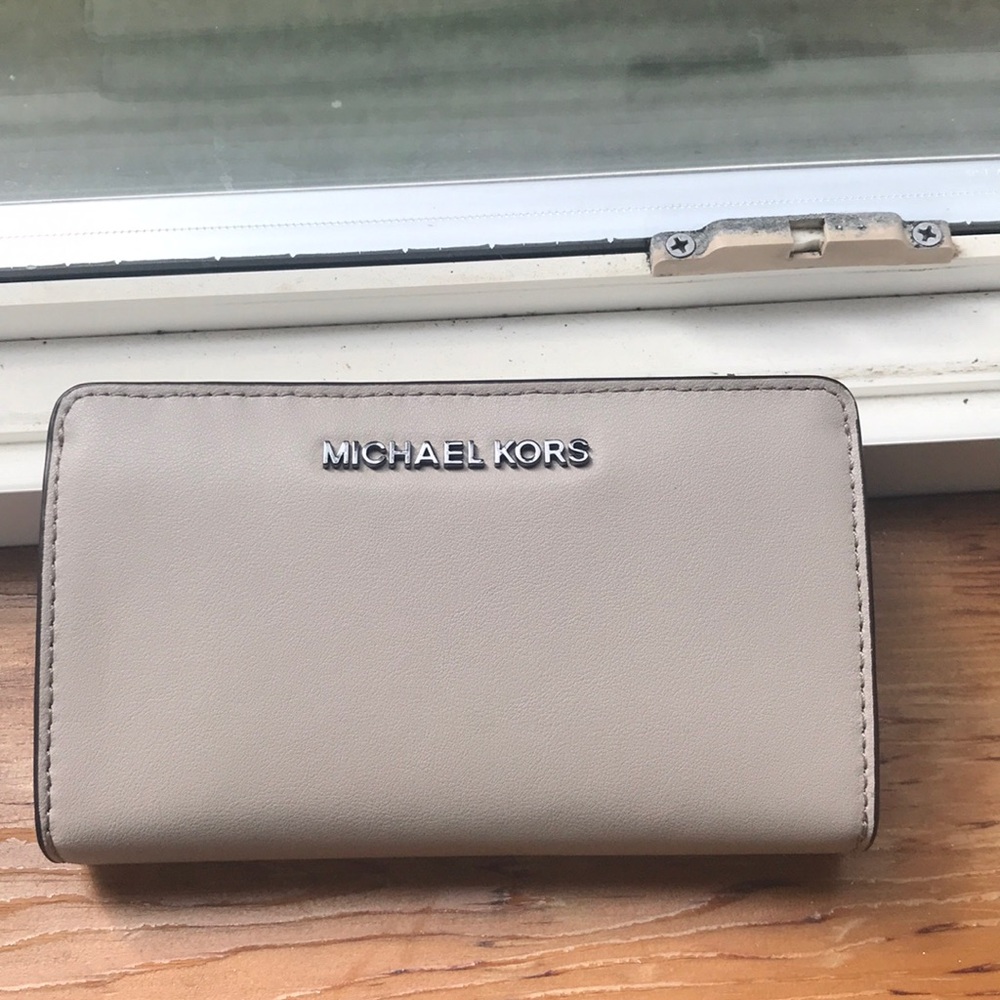 Brand new Michael Kors wallet never used